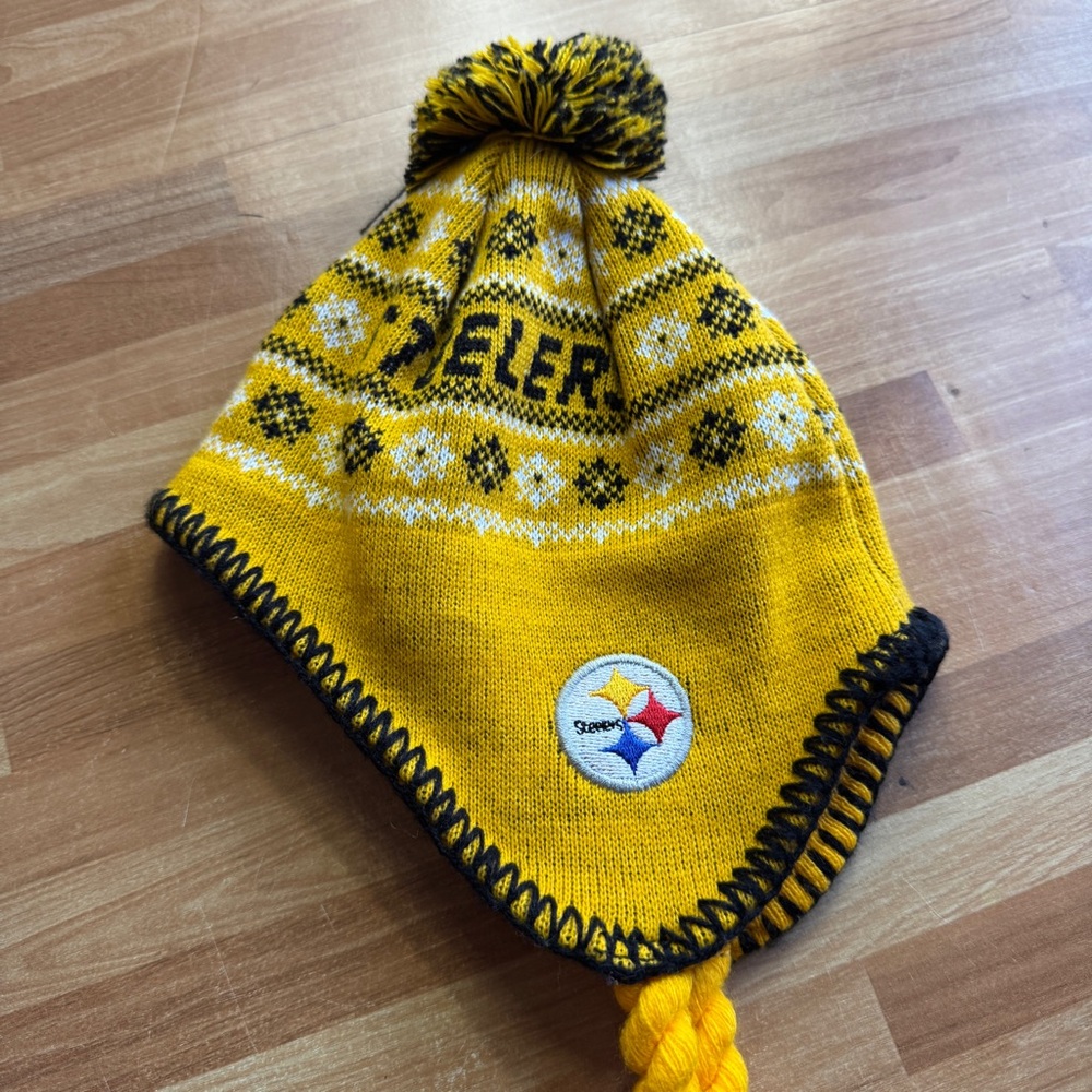 NFL knit beanie hat with ear flaps and Pom poms pittsburgh Steelers baby